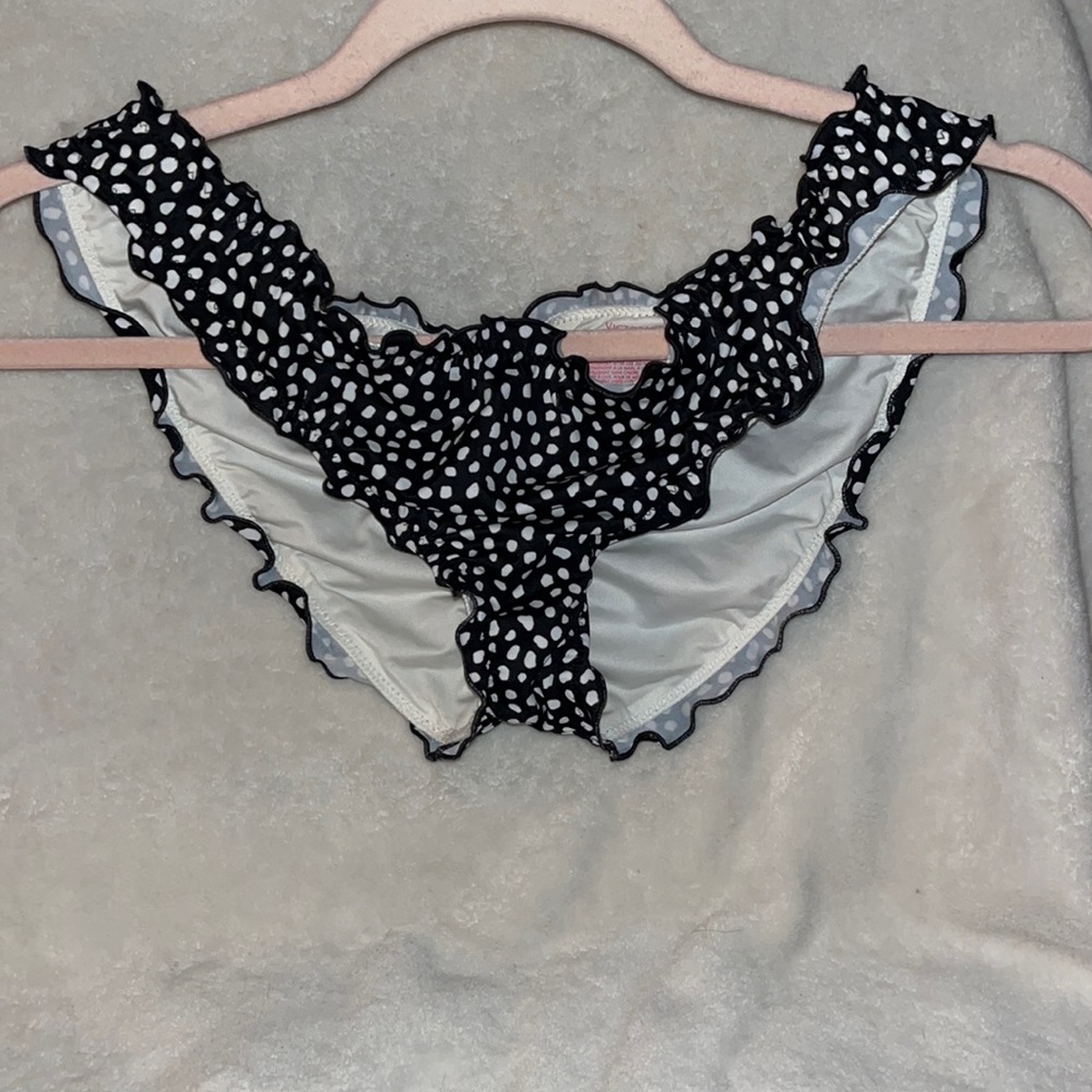 Victoria’s Secret Polka Dot Ruffled Bikini Lg